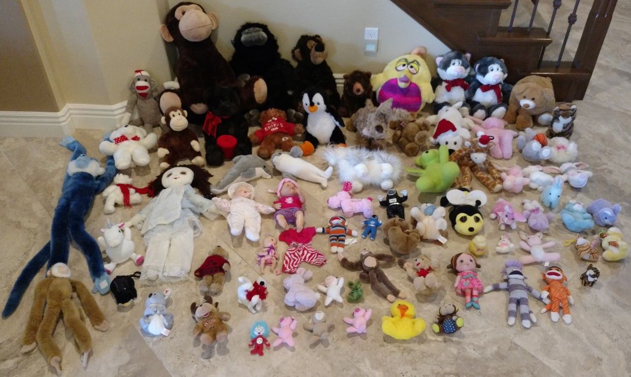 80 Stuffed animals - HUGE LOT!