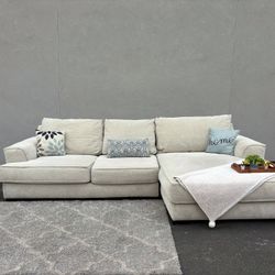 Living Spaces 2pc Sectional Deep Cushion Couch (Free Delivery 🚚)