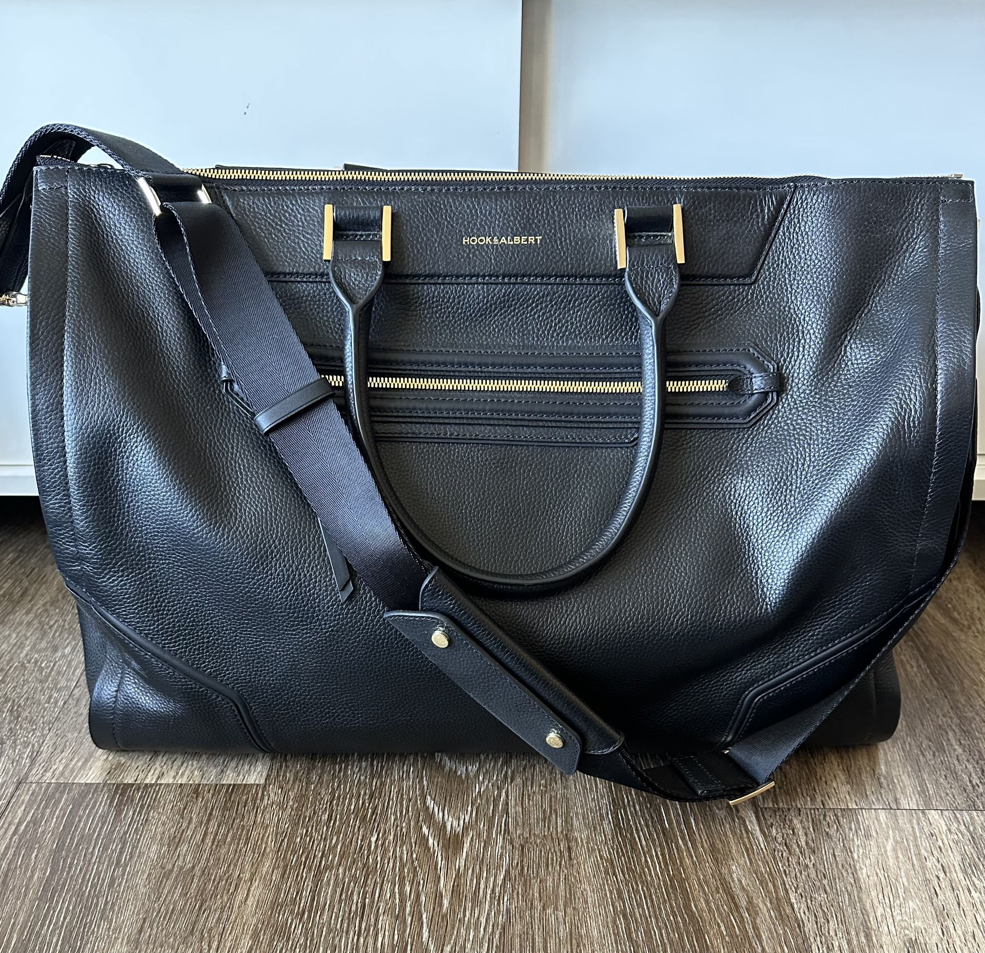 NEW Hook&Albert garment travel bag