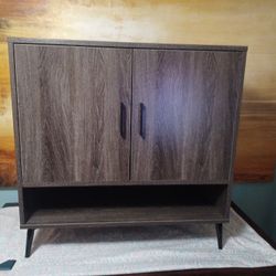 Nice Brand New Small Wooden Shelf. 