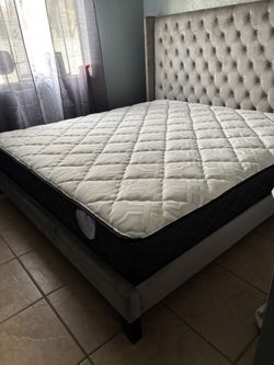 Queen Size Bed Frame With Mattress 