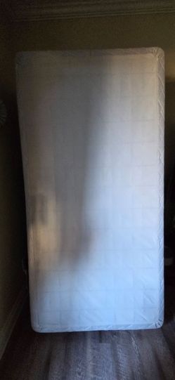 Serta Twin mattress & box spring