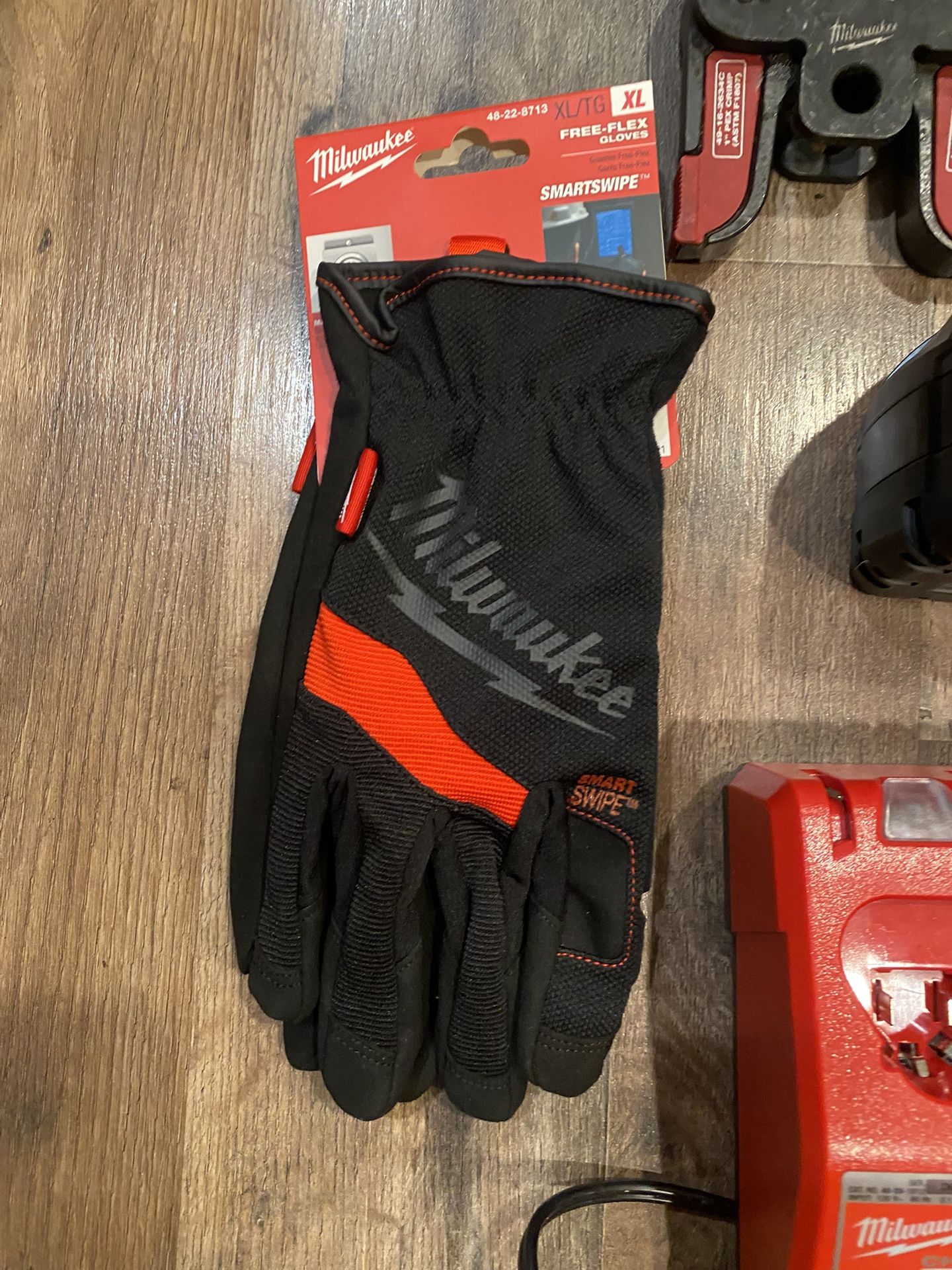 Milwaukee Work Gloves L-XL