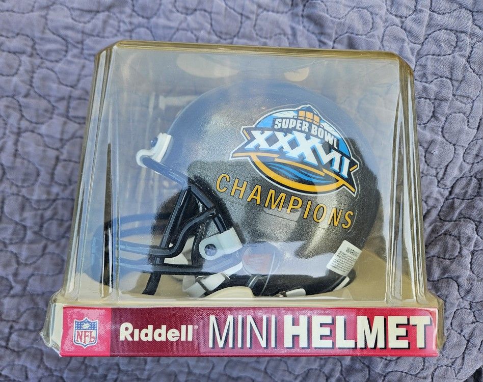 New In Box Super Bowl Mini Riddell Helmet Tampa Bay Buccaneers