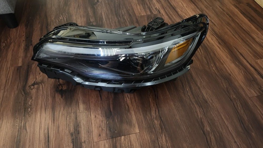 2019 / 2024 CHEROKEE Headlight Left