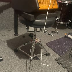 Drum Throne 