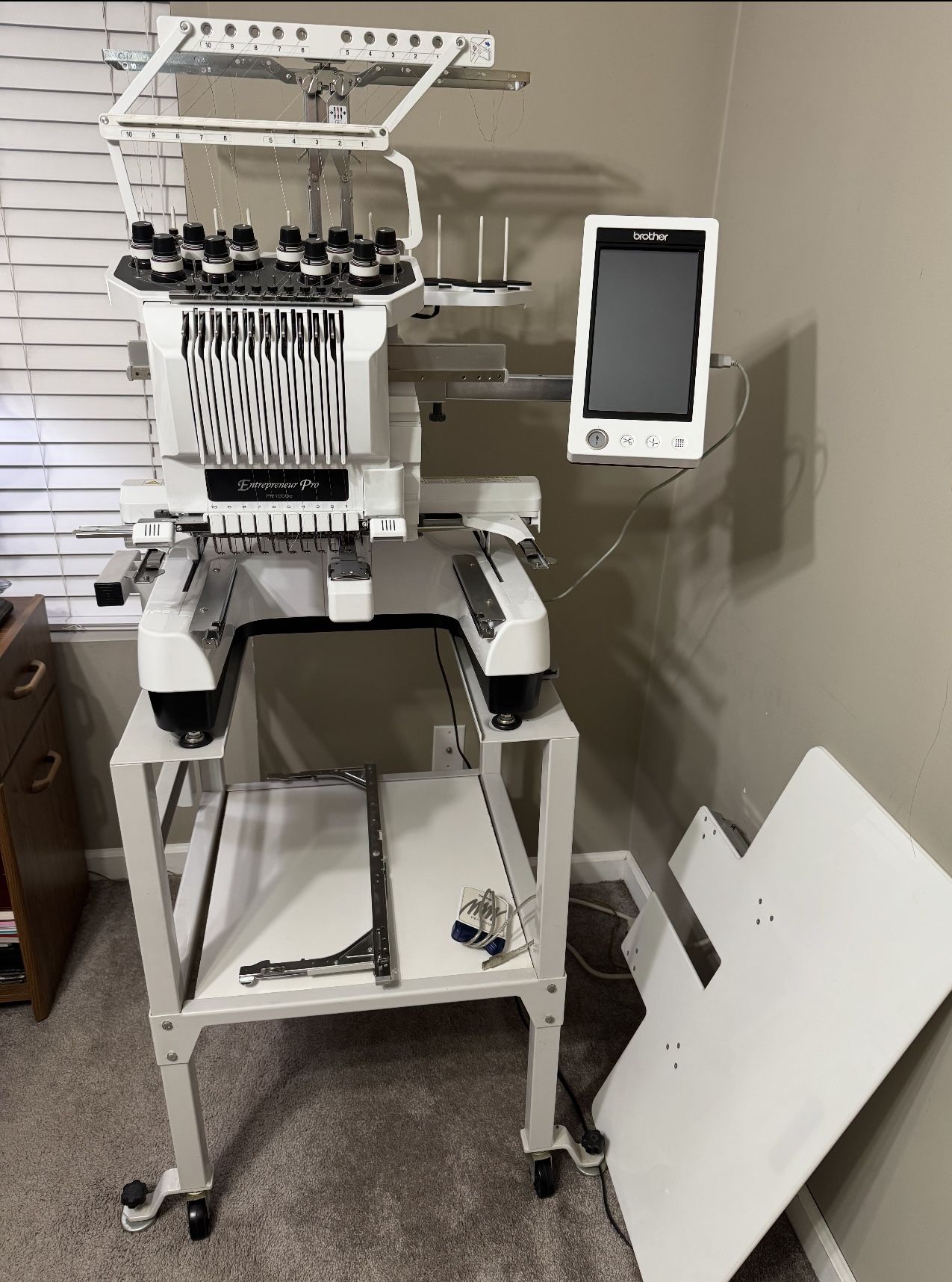 Brother PR1000e 10 needle embroidery machine