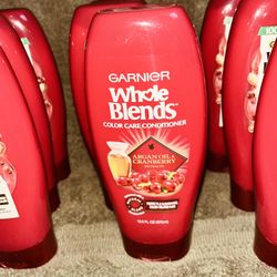 Whole Blends Argon Oil And Cranberry Conditioner 