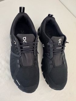 On Cloud 5 Waterproof Women’s Size 8.5 - All Black