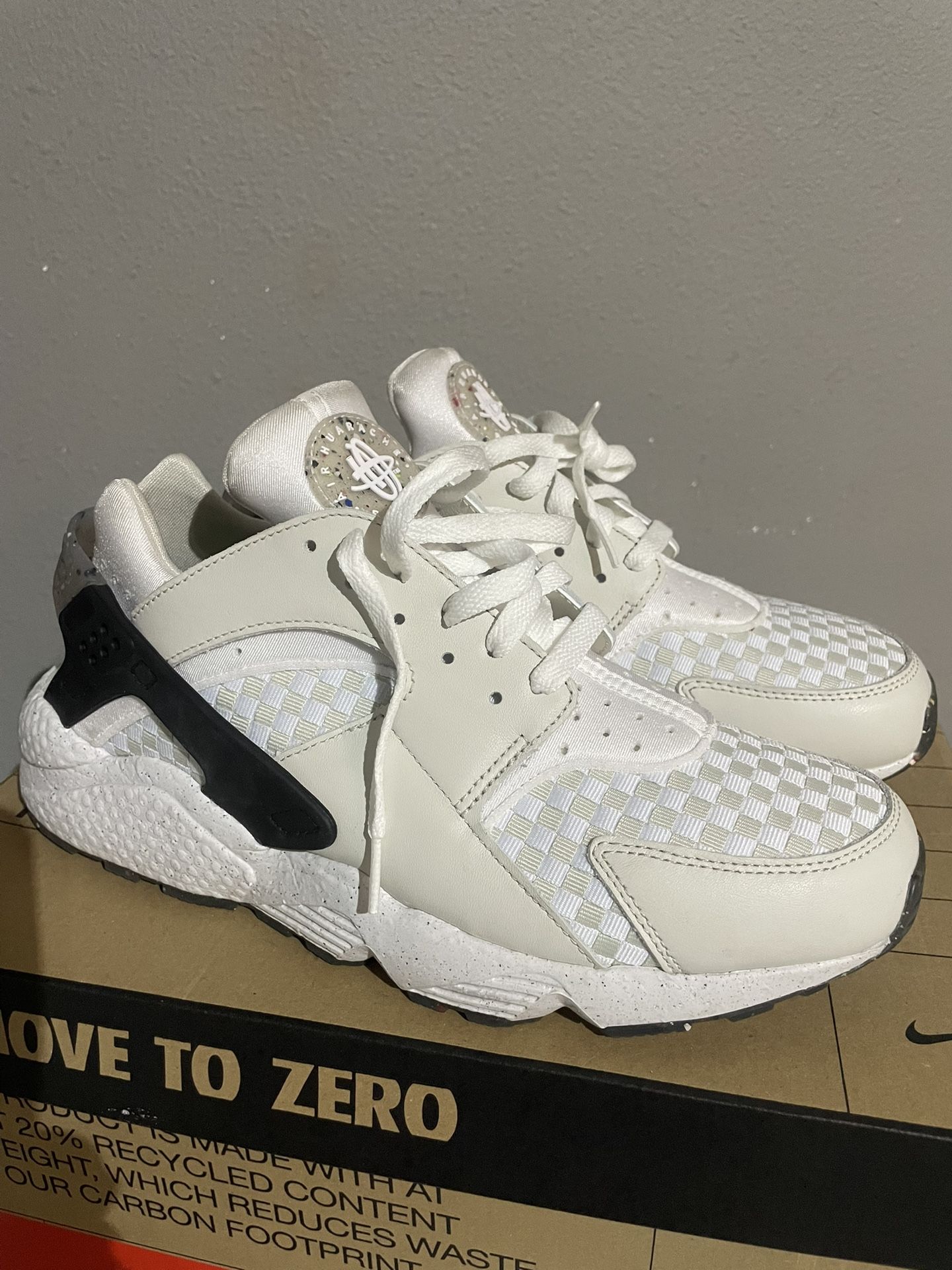 Nike Huarache Size 11