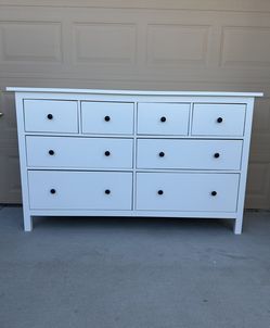 Ikea Hemnes Dresser 8-Drawers