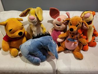 Collectible set: Winnie the Pooh and Friends stuffed animals. appox 2-foot height (approx ranging 20-22")  Set of 6