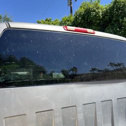 99-06 silverado rear glass