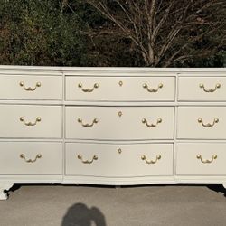 THOMASVILLE REFINISHED “white dove 🕊️72” large dresser+dovetail drawers $599 CAN DELIVER!