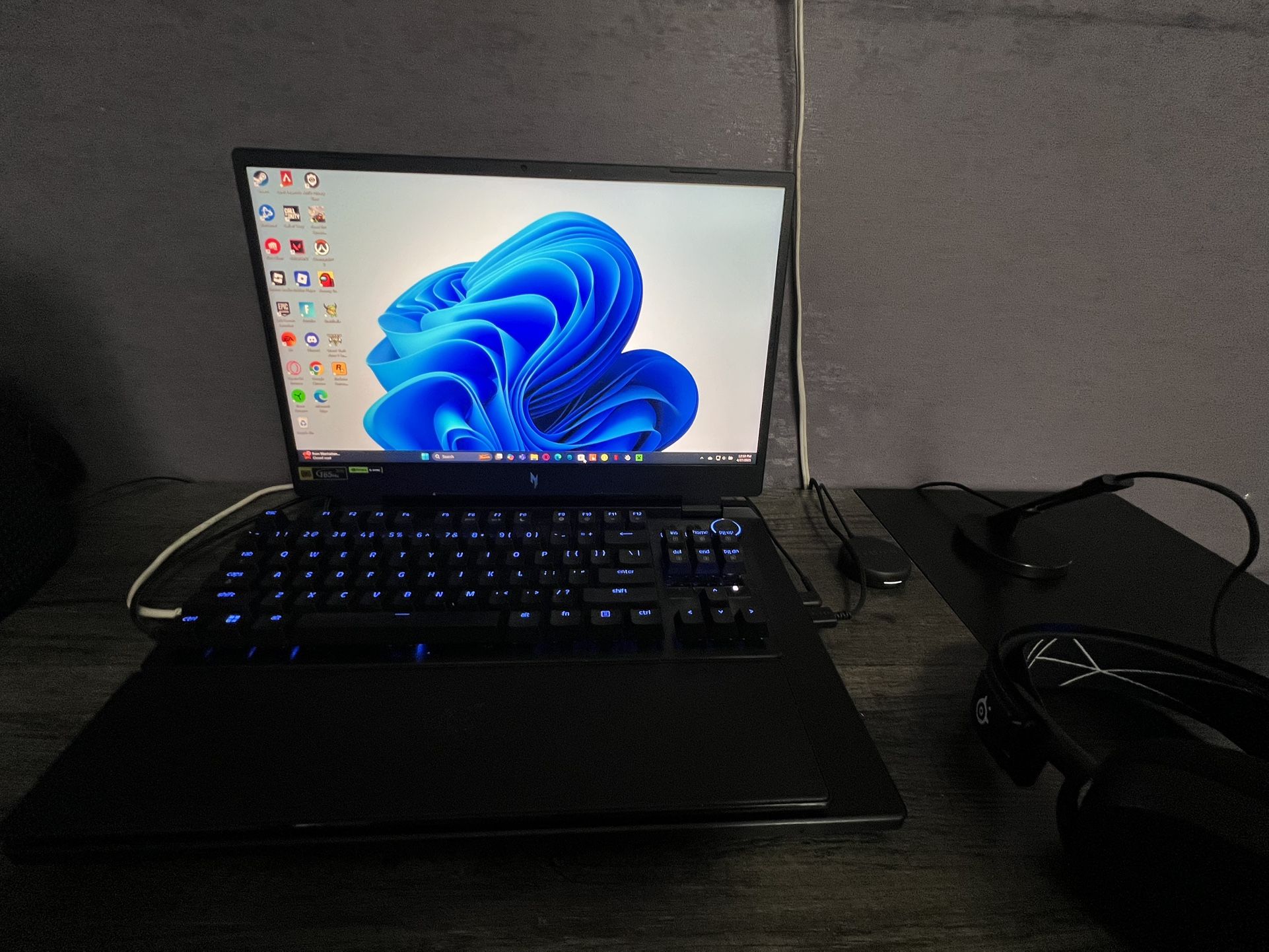Acer AN17-41 Gaming Laptop+ Razer and Steel series gear $1,800 OBO