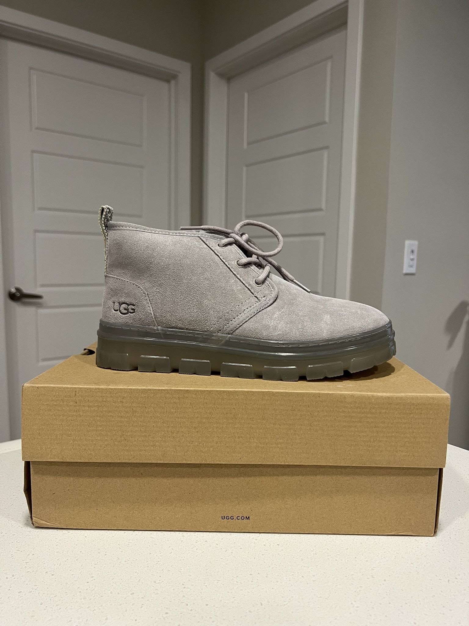 UGG “Neumel Clear Chukka” Size 9W