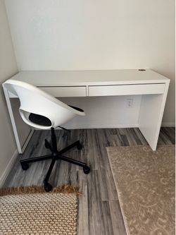 Desk/chair combo
