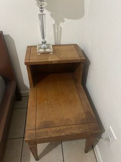 2 wood night stands
