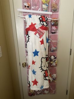 Hello Kitty Patriotic Throw