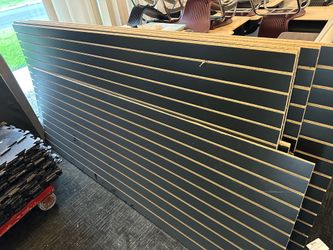Slat wall for retail