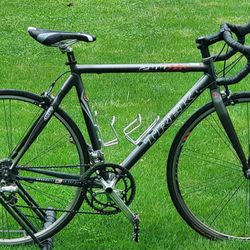 TREK 2100 ZR - CARBON SERIES BIKE - LARGE FRAME - ULTEGRA DERAILLEURS - 105 Shifters