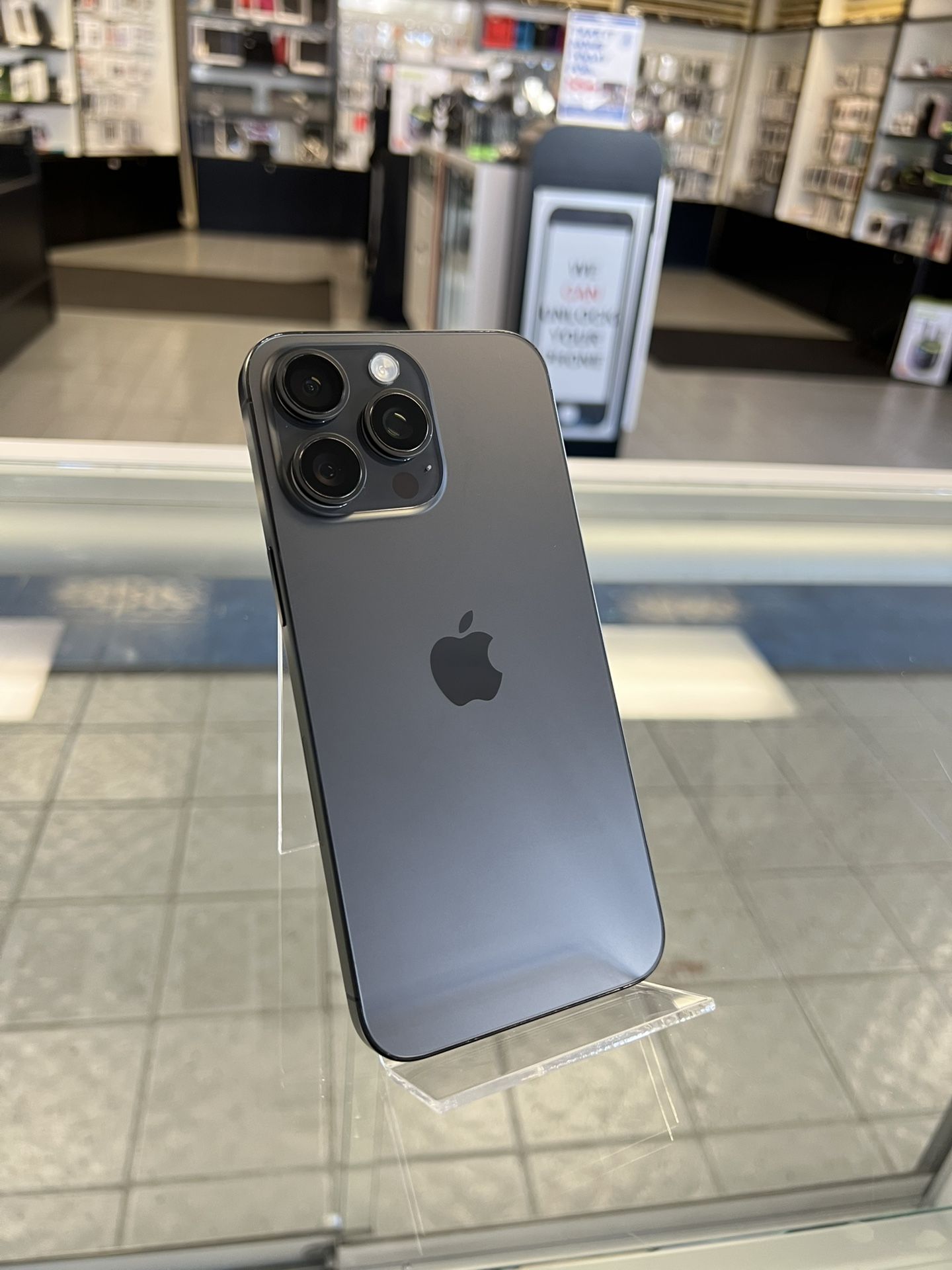 iPhone 15 Pro Max 256GB Unlocked