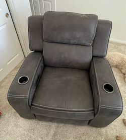 Recliner, powered