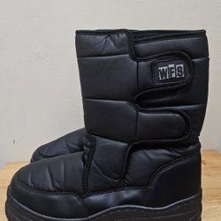 Snow Boots Size 9
