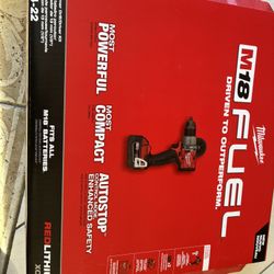 M18 Fuel Milwaukee 1/2 Hammer Drill/driver Kit