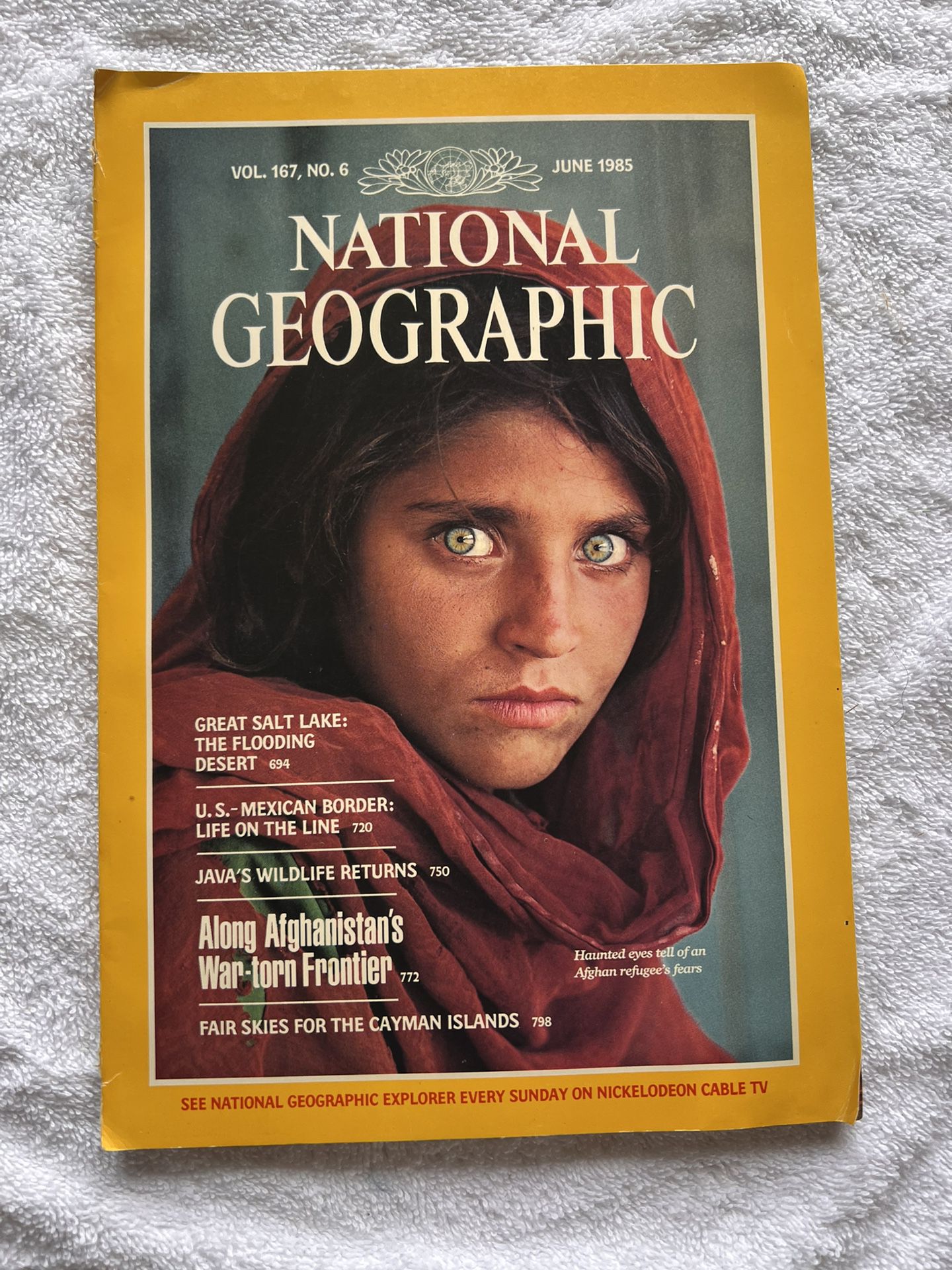 NATIONAL GEOGRAPHIC 1985 | AFGHAN GIRL (Vol. 167 Number 6)