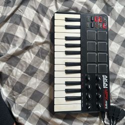 Akai MPK Mini 