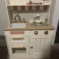 Play Kitchen 