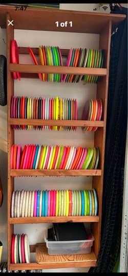 Disc golf discs shelves