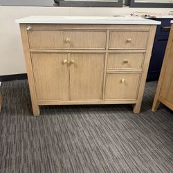 43” Bathroom Vanity In Wood Color 