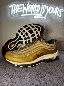 Size 8.5 men Nike air max