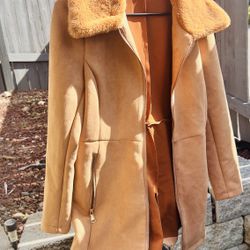 Tan Faux‑Suede Coat with Plush Fur Collar – aliceblue
