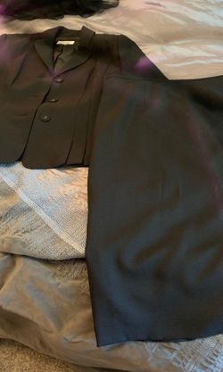 Size 16 women’s jacket and skirt suit