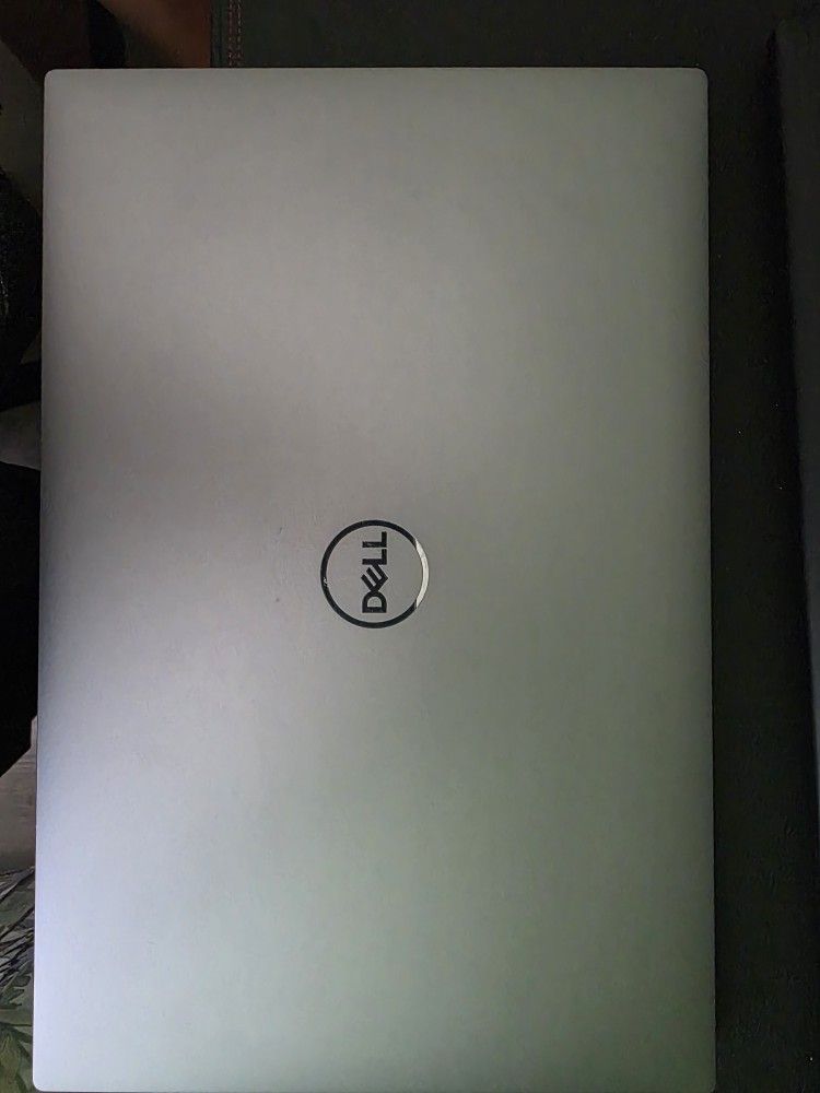 Dell Precision 5560.