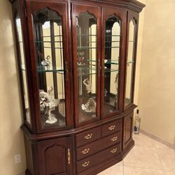 Thomasville China Cabinet 