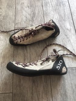 Climbing Shoes, Hiking shoes Women Size 36 great condition!