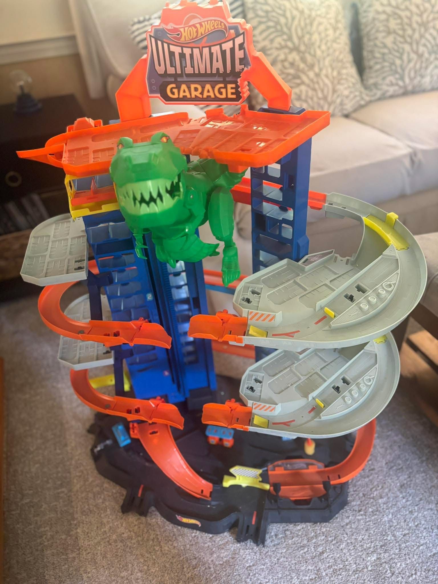 T-Rex Ultimate Hot Wheels Car Garage