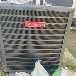 1 Year Old GoodMan 4 Tons Heat Pump / AC Unit Comes With Air Handler 