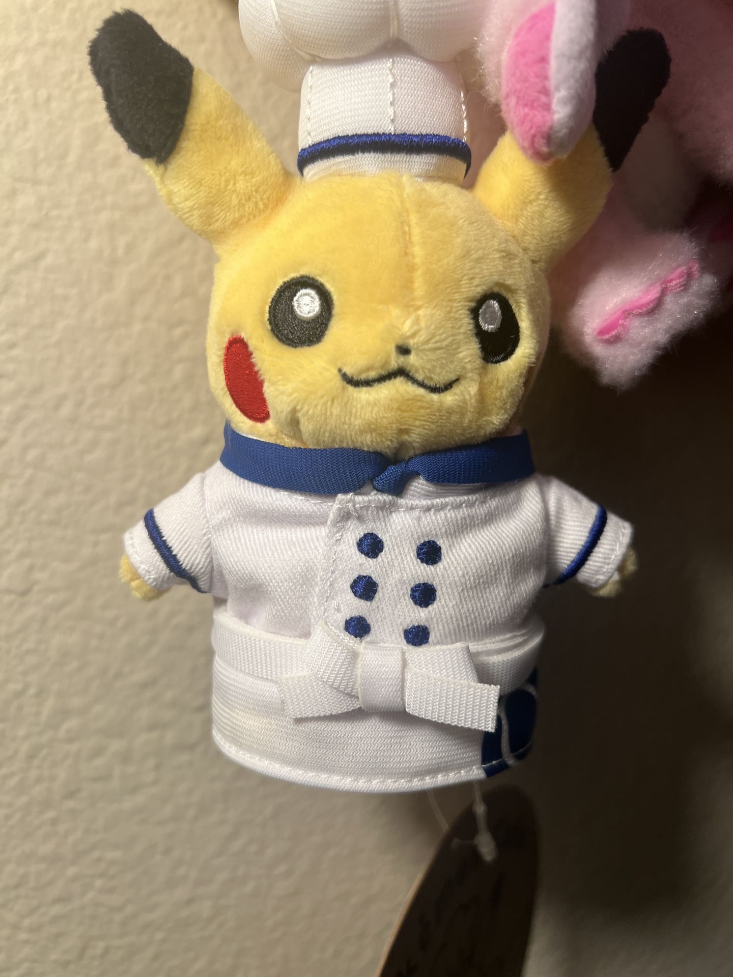 Pokemon Exclusive Chef Pikachu Keychain