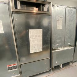 Sub Zero Refrigerator 36"inch Bottom Freezer 