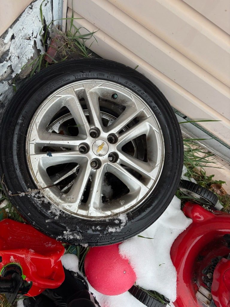 2-chevy Cruze Hatchback Lt Stock Wheels 2017