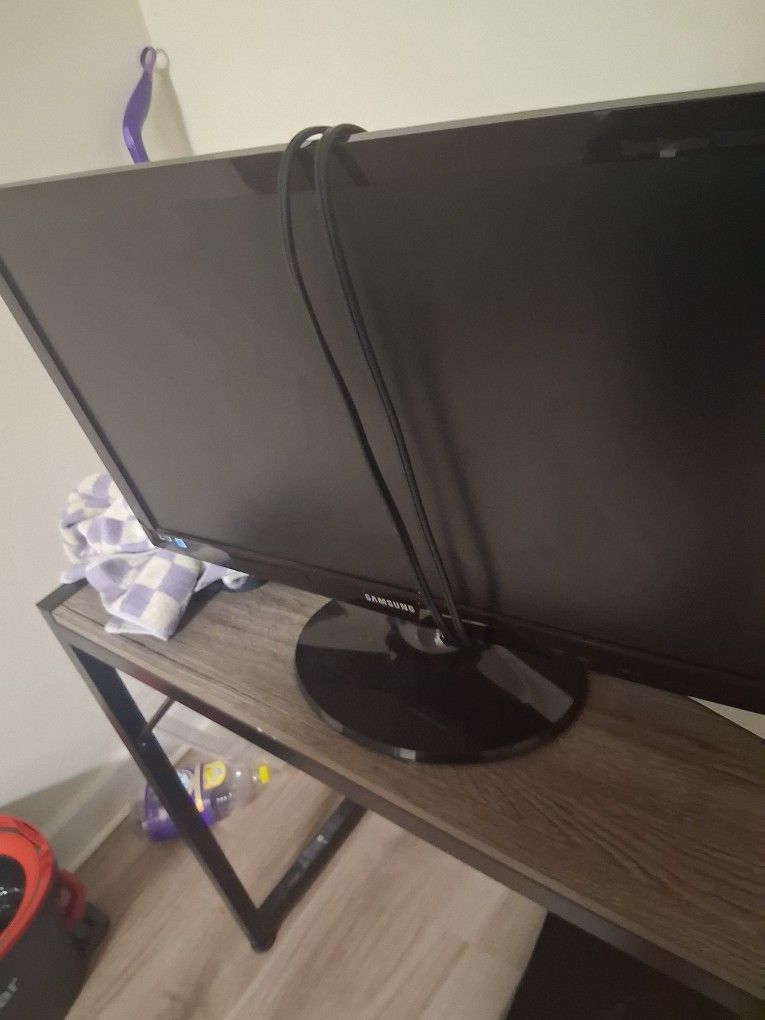 Samsung Smart TV 24in