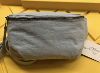Universal Thread Green Fanny Pack