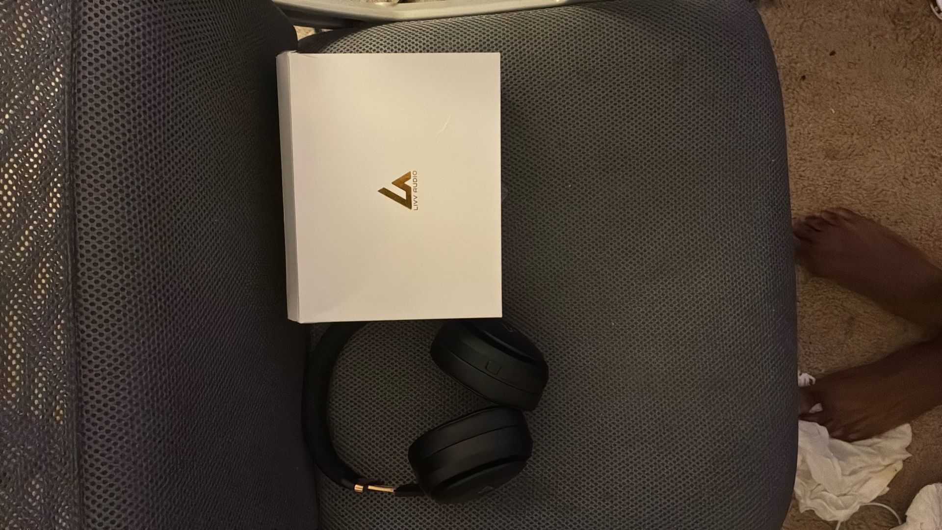 Livv Pro Audio Wireless Headphones