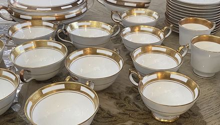 Vintage Aynsley Gold Rimmed Fin English Bone China Soups & Coffee Sets 