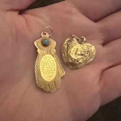 2 Islamic 14k Hand & 18k Heart Gold Pendants Scrap